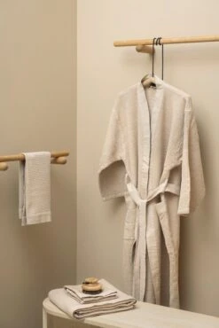Rento Sauna Badjas Kenno Small/Medium – Beige -Zwembadbenodigdheden Winkel 8dd6ad3d85c34d33dc138cbec511538e70a61df64c40f2db85b2c863d881dd64